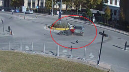 T&uuml;nel &Ccedil;ıkışında Korkun&ccedil; &Ccedil;arpışma! Motosiklet Havada Takla Attı