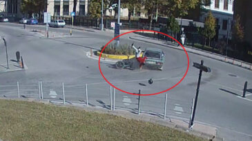 T&uuml;nel &Ccedil;ıkışında Korkun&ccedil; &Ccedil;arpışma! Motosiklet Havada Takla Attı