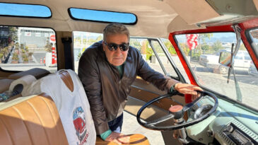 T&uuml;rkiye'de Tek Olan 40 Yıllık Volkswagen Samba