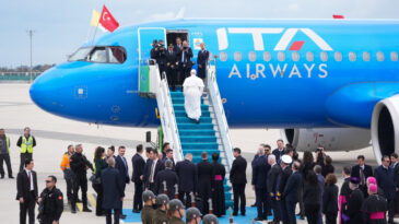 T&uuml;rkiye'den bir Papa ge&ccedil;ti
