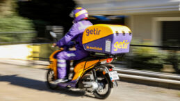 Uber, Getir i&ccedil;in Milyar Dolarlık Pazarlık İ&ccedil;in G&ouml;r&uuml;ş&uuml;yor