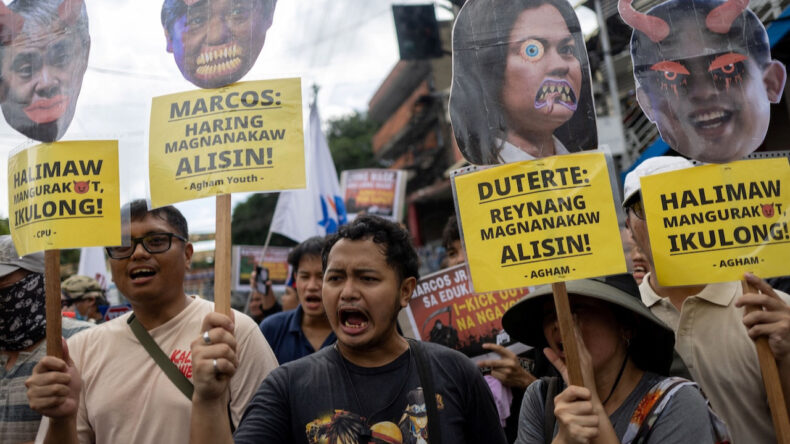 Ülke Ayakta: Usulsüzlükleri Protesto Ettiler