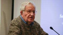 &Uuml;nl&uuml; Akademisyenin Skandala Karışan İş İnsanı ile İlişkisi A&ccedil;ığa &Ccedil;ıktı