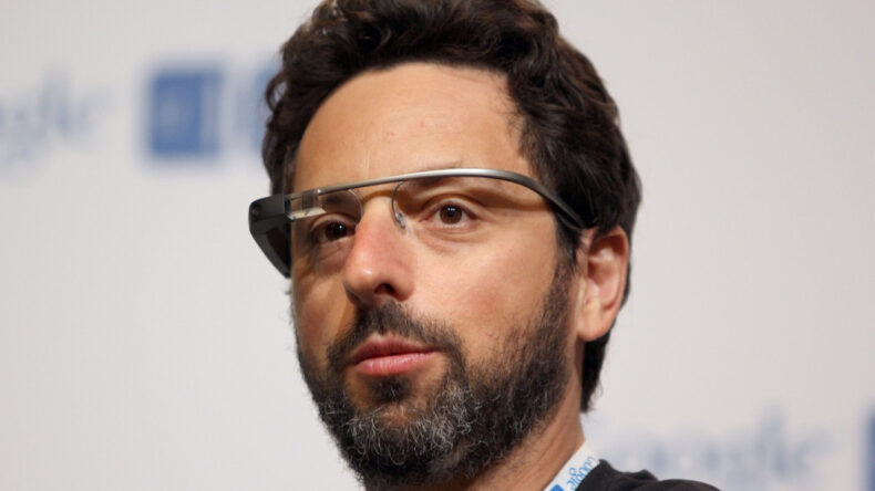 &Uuml;nl&uuml; İş İnsanı 1.1 Milyar Dolarlık Bağış Yaptı: Hisselerini Sattı