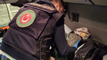 Uyuşturucu Operasyonu: &Uuml;&ccedil; Ş&uuml;pheli Tutuklandı