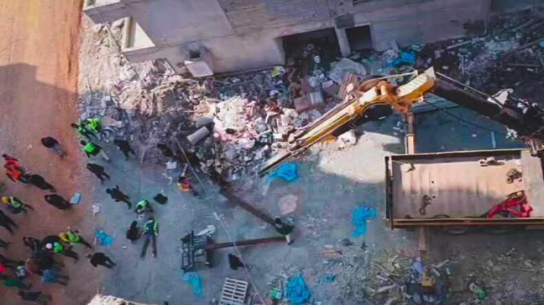 Vinç kazası: 25 metreden düşen işçiler yaralandı