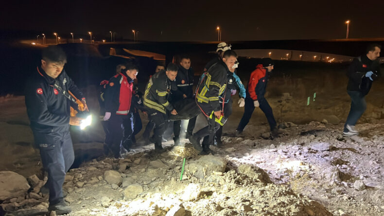 Viyadük Etrafında Kaybolan Sürücü, Uçurumda Bulundu