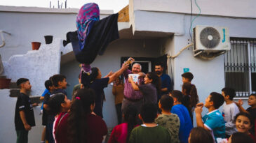 Yağmur İ&ccedil;in Yapılan Duada Asırlık Gelenek Yaşatıldı: Bodi ile Kapı Kapı Gezildi