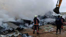 Yangın, İnşaat İş&ccedil;ilerinin Kaldığı Şantiyeyi Sardı