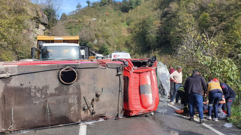 Yangına Giden İtfaiye Aracı Kaza Yaptı: 2 Yaralı