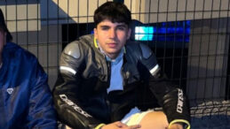 Yaya Ge&ccedil;erken Motosikletin &Ccedil;arptığı S&uuml;r&uuml;c&uuml;n&uuml;n &Uuml;zerinden Otomobil Ge&ccedil;ti