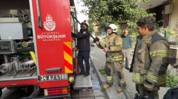Yemek Ocakta Unutulunca Facianın Eşiğinden D&ouml;n&uuml;ld&uuml;: Anne ve &Ccedil;ocukları Hastaneye Kaldırıldı