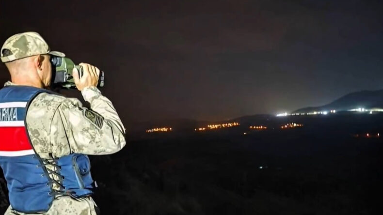 Yerlikaya Duyurdu: 29 Organizator Gözaltına Alındı, 687 Göçmen Tespit Edildi