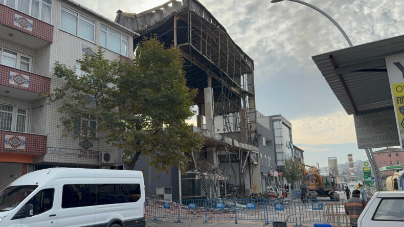 Yıkım Başladı: 7 Can Kayıbı Yaşanan Tesis