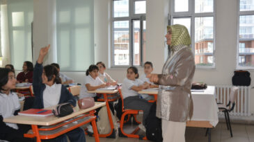 Yıllar Sonra Birlikte &Ouml;ğretmenlik Yapma Fırsatı