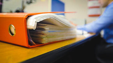 Yine M&uuml;lakat Skandalı: 96 Alan Yedeğe Atıldı, M&uuml;d&uuml;rl&uuml;k 66 Puanla Gitti