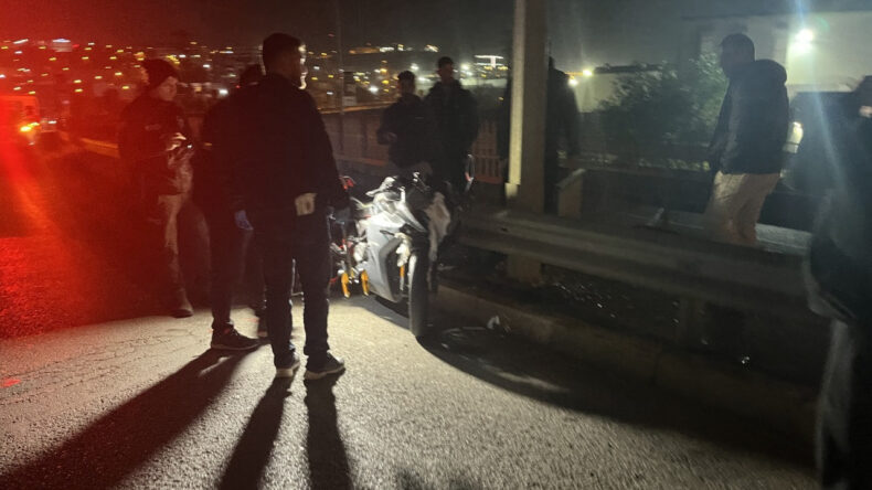 Yol Geçişinde TIR Şoförüne Motosiklet Çarptı: İki Kişi Hayatını Kaybetti