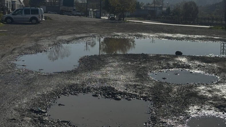 Yol Göl Oluyor: Her Hafta Aynı Sorun