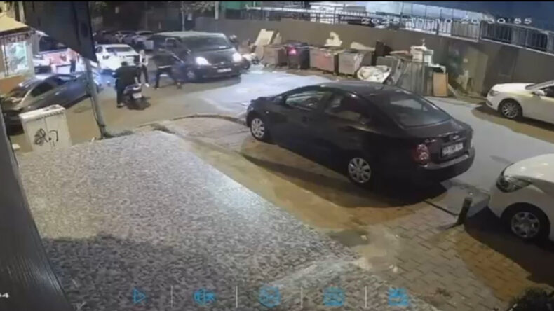 Yol Verme Kavgasında İki Kişinin Bıçaklandığı Olay