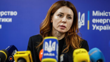 Yolsuzluk skandalında yeni gelişme: Enerji Bakanı g&ouml;revden alındı