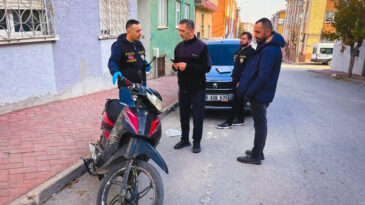 Y&uuml;r&uuml;yemediği İ&ccedil;in Motosikletle Simit Satıyordu: &Uuml;&ccedil; G&uuml;nde Bulundu