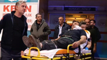 Y&uuml;z&uuml;ne Saplanan Demirle Hastaneye G&ouml;t&uuml;r&uuml;ld&uuml;