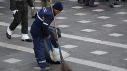 Zamanla Yarıştı, Tören Sonrasında Ata'ya Saygı Duruşunda Bulundu: Vicdanım El Vermedi
