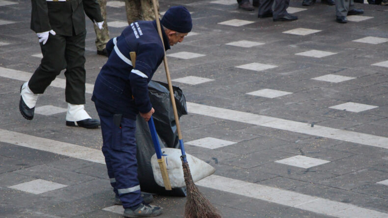 Zamanla Yarıştı, Tören Sonrasında Ata'ya Saygı Duruşunda Bulundu: Vicdanım El Vermedi