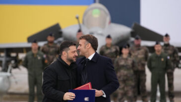 Zelenskiy ve Macron Arasında Anlaşma: Ukrayna 100 Rafale U&ccedil;ağı Satın Alıyor