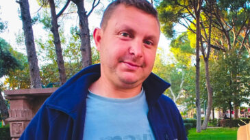 Zeytin Dalları, Yeni Bir Gelir Kapısı A&ccedil;tı: Fiyatlar 50 TL ile 200 TL Arasında Değişiyor