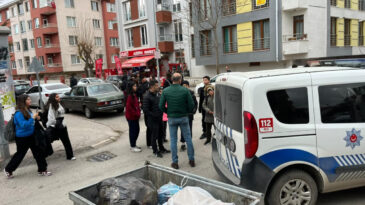 12 Yaşındaki &Ccedil;ocuk Okul &Ccedil;ıkışında Bı&ccedil;aklandı
