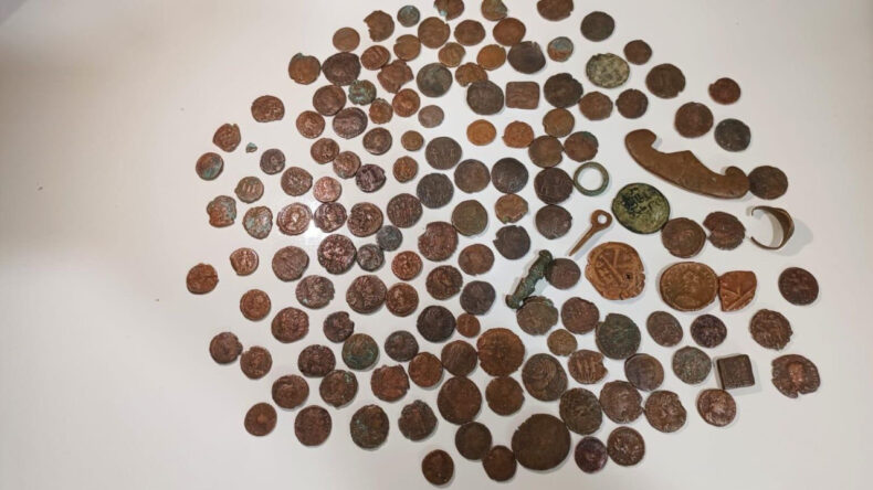 143 Tarihi Eser Ele Ge&ccedil;irildi