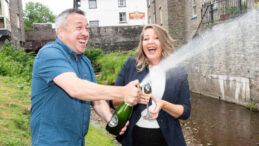 24 Trilyonda Birlik Mucize: Piyangoyu İkinci Kez Kazandılar