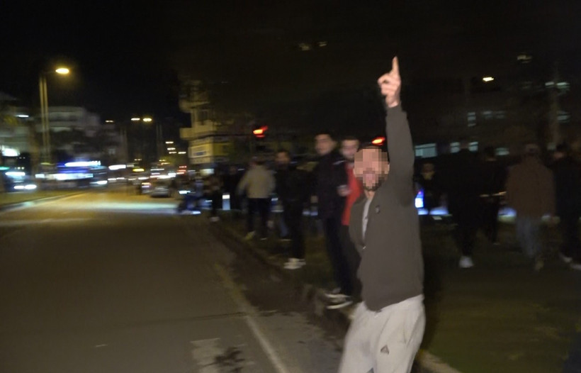 Kalabalık etrafta toplandı