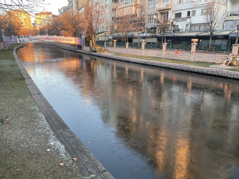Porsuk Çayı Buzla Kaplı