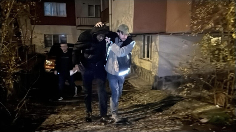 46 Poşet Uyuşturucu Maddeyle Evinde Yakalandı