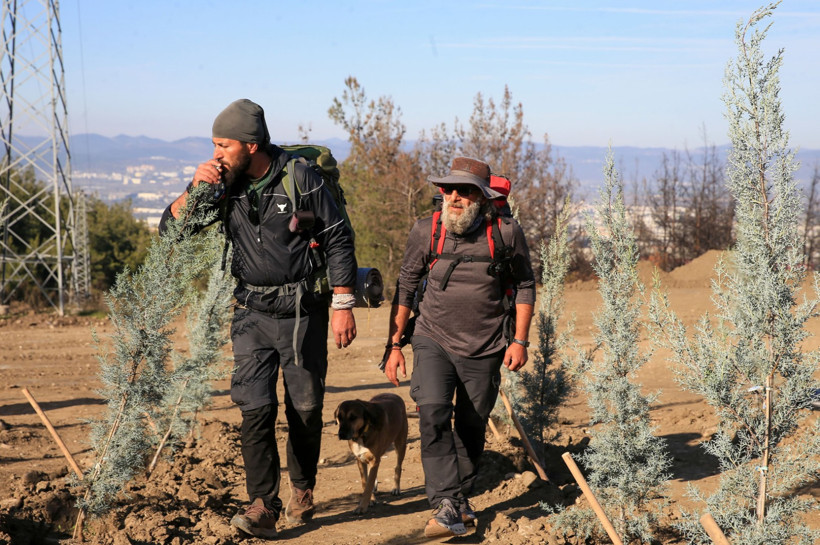 Ömer Özer ve Yoldaş