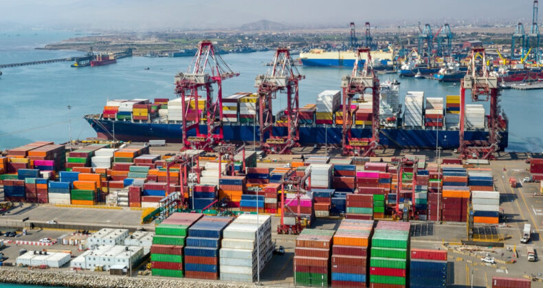 AB Limanları 3,4 Milyar Ton Y&uuml;k Elle&ccedil;ledi: Rotterdam Yine İlk Sırada