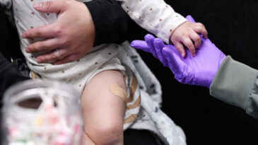 ABD'de &Ouml;nemli Aşı Kararı: Uzmanlar Endişeli