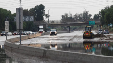 ABD'de Sel Felaketi: &Ouml;l&uuml; Sayısı Artıyor