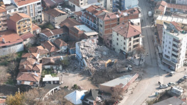 Afet Y&ouml;netmeliği Değişti: Binalar Nasıl Yıkılacak?