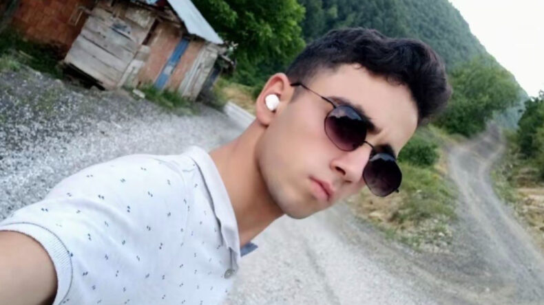 Ağacın Altında Kalarak Hayatını Kaybetti