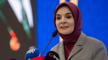 Aile Bakanı: &Uuml;&ccedil; Bin Yeni Alımımız Olacak
