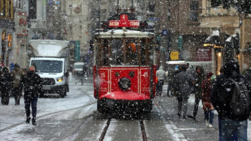 AKOM'dan Yılbaşı Uyarısı: İstanbul'da Sıcaklık Eksilere D&uuml;şecek
