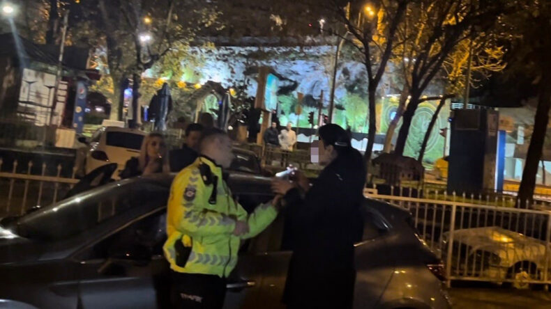 Alkoll&uuml; S&uuml;r&uuml;c&uuml; Polisten Ka&ccedil;amayınca Sinir Krizi Ge&ccedil;irdi
