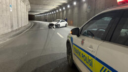 Alkoll&uuml; S&uuml;r&uuml;c&uuml;ye 6 Ay Ehliyet Cezası: L&uuml;ks Ara&ccedil; Pert Oldu