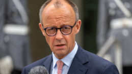 Almanya'da Emeklilik Tasarısı H&uuml;k&uuml;meti Krize Soktu