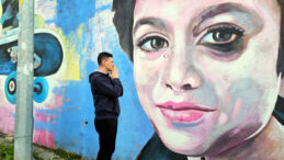 Andrea Minguzzi, Oğlunun Duvar Portresini G&ouml;rd&uuml;ğ&uuml;nde G&ouml;zyaşlarına Boğuldu