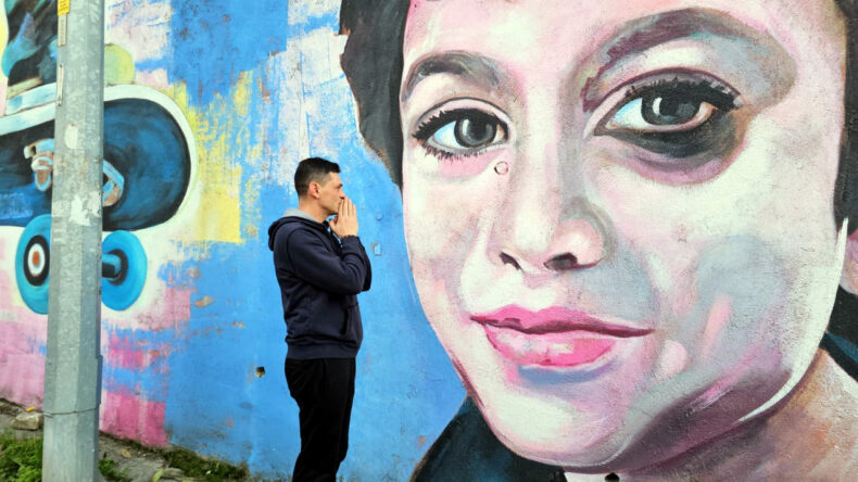 Andrea Minguzzi, Oğlunun Duvar Portresini G&ouml;rd&uuml;ğ&uuml;nde G&ouml;zyaşlarına Boğuldu