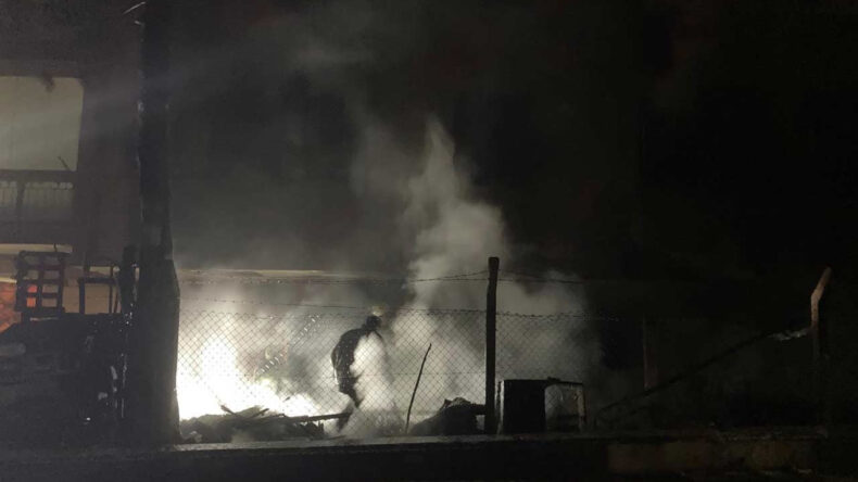 Ankara'da Hurdalık Alanda Yangın: 8 Kişi Hastaneye Kaldırıldı